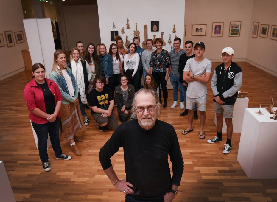 Final lesson: Local artist and sculptor Peter Hooper gave one final lesson to local students before packing up for a Sydney retirement. Photo: Gareth Gardner