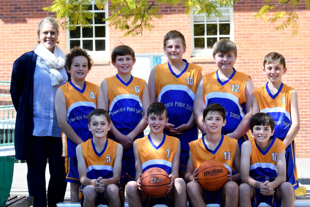 TOP EIGHT: The Tamworth Public School basketball team. Photo: Gareth Gardner