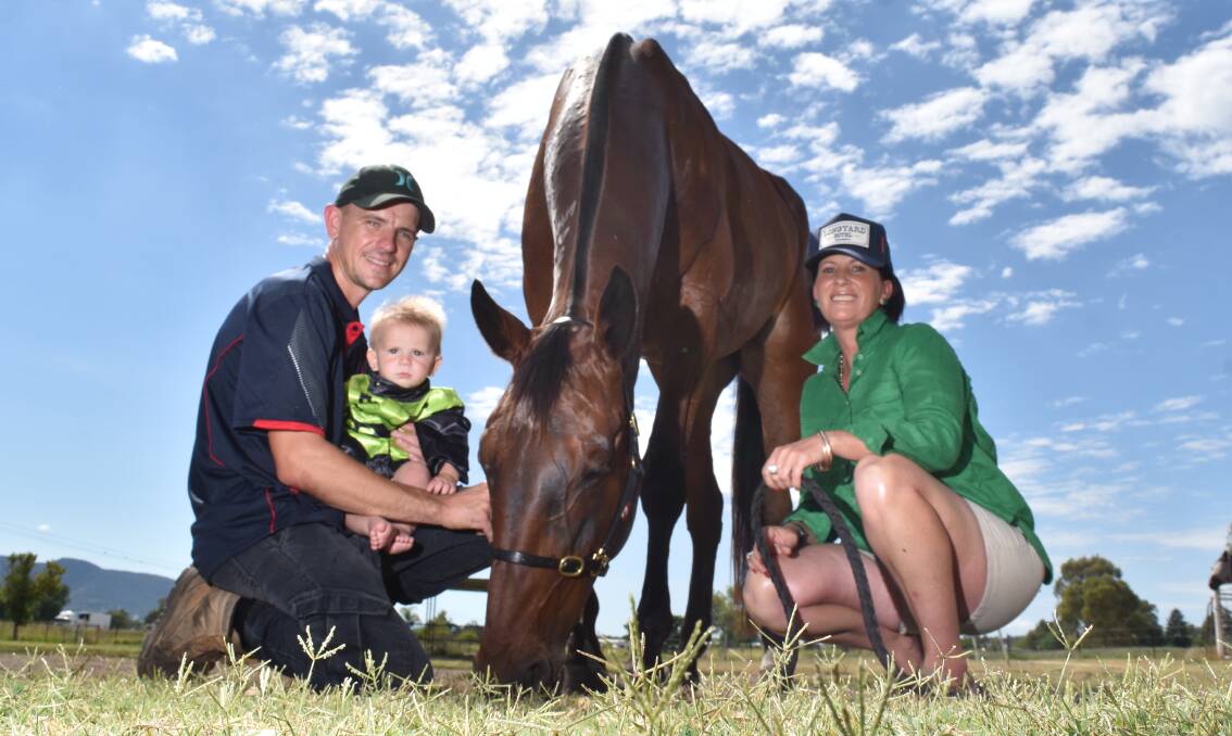 FAMILY: Anthony Varga with partner Denna Burns, son Blaze and Somebeachsomegift ahead of the Gold Nugget. Photo: Ben Jaffrey