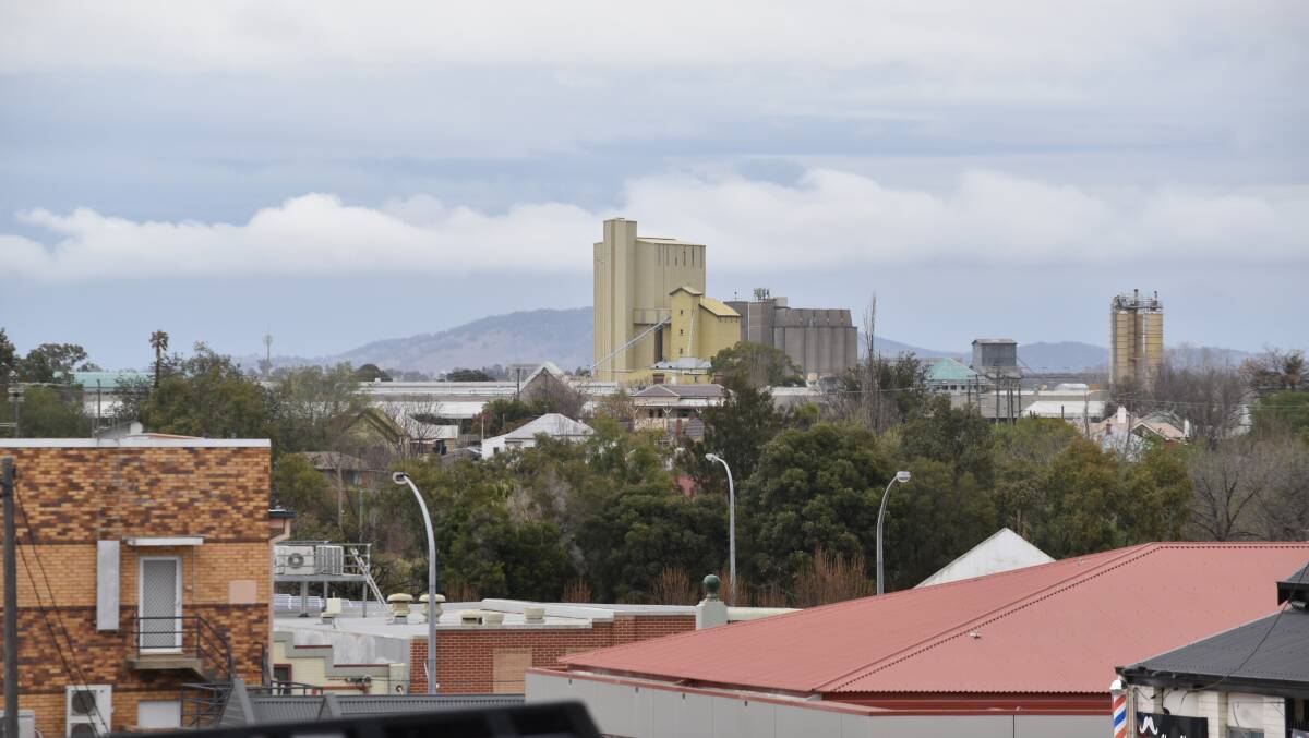 WILL IT RAIN?: Thunderstorms are predicted to bring damaging winds into town. This is Tamworth at 2.45pm today.