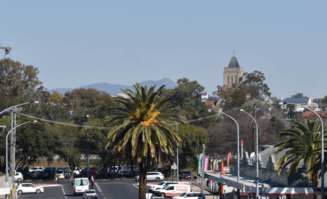 WARMING UP: The sky was clear today in Tamworth where a top of 19 is predicted.
