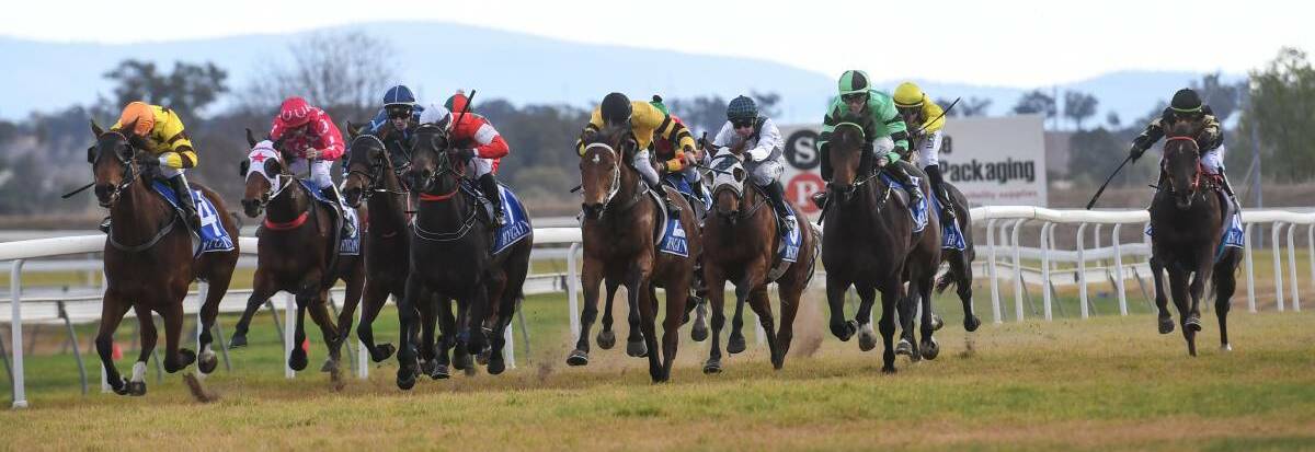 PUNTERS WELCOME: It will be an historic day of racing at Tamworth on Monday. Photo: Peter Hardin