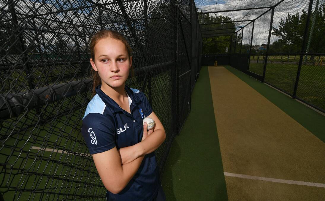 TEEN TALENT: Georgia Davidson has been inspired by her elder sister, Sydney Thunder signing Jess Davidson. Photo: Gareth Gardner