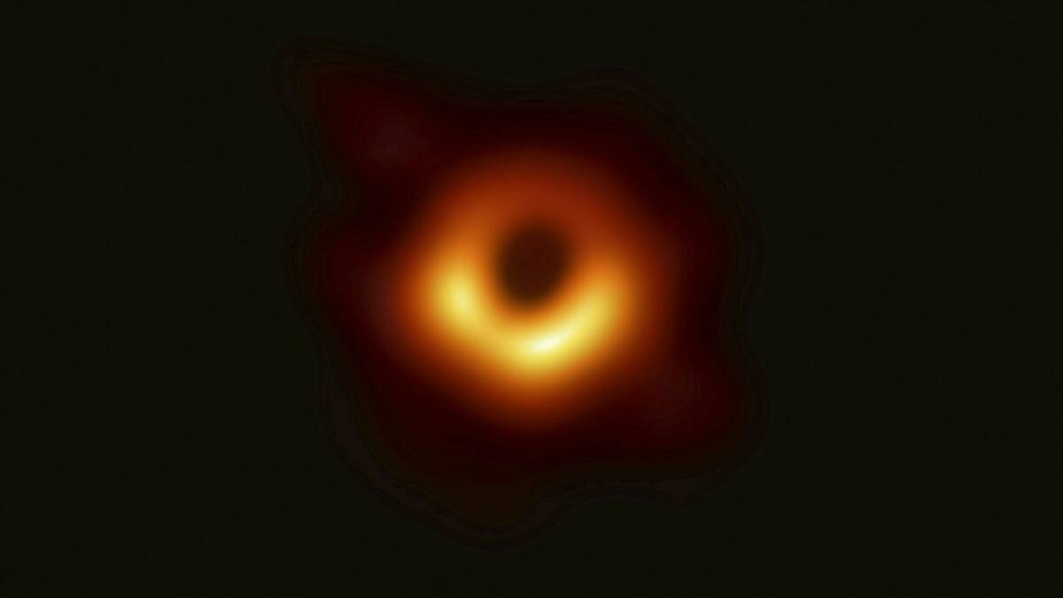 Image finally brings black holes out into the light