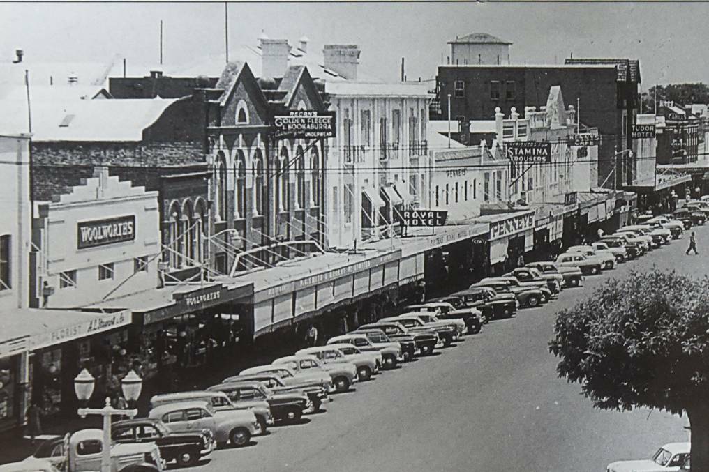 HISTORY: Historic photo of Tamworth CBD.