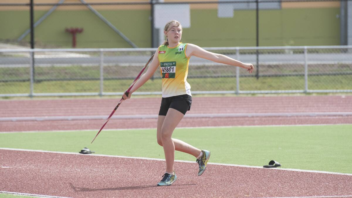 FOCUSED: Chloe Petrov finished fourth in the under-14 girls' javelin event. Photo: Peter Hardin. 