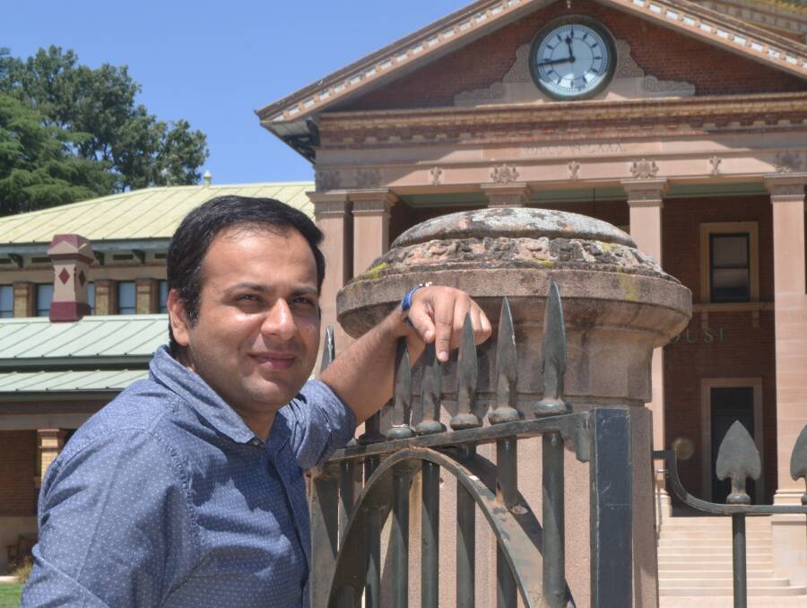 CHANGING PLACES: Regional journalist Sahil Makkar lived for more than 25 years in New Delhi, where the temperature gets up to 50 degrees. He is now experiencing his first summer in the Central West. Photo: MATT WATSON