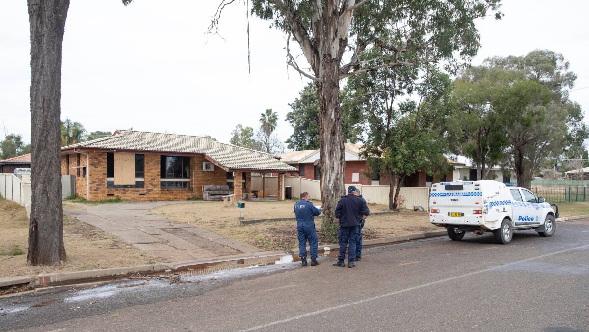 HOUSEFIRE: A fire was quickly extinguished at a Tamworth home on Tuesday morning. Photo: Peter Hardin