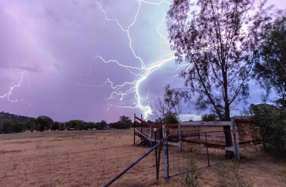 Wild weather hit Tamworth this afternoon with heavy rain, thunder and lightning. Facebook users submitted their photos of the storm. 
