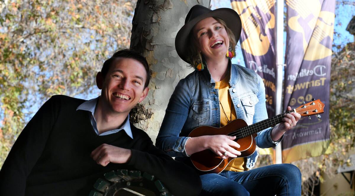 TAMWORTH TUNES: Chris Watson and Ashleigh Dallas have been thrilled with the success of an online concert to fund food hampers for Fijians. Photo: Gareth Gardner