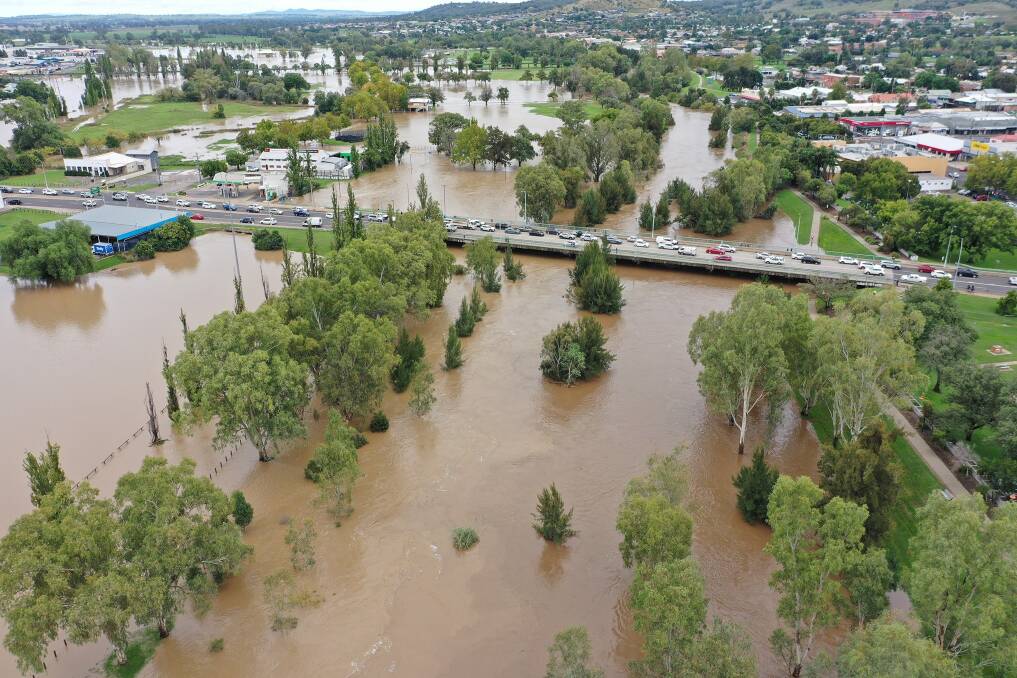BUSY DAY: Bridge Street is still open and is expected to remain open, but flooding has caused traffic congestion. Photo: Tamworth Regional Council