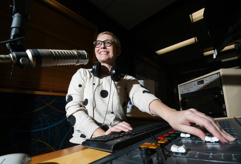 On song: Sally-Anne Whitten is at the controls of Tamworth's newest country music program at radio station 2TM. Picture: Gareth Gardner.