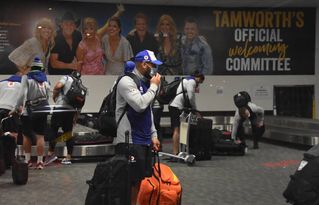 WELCOME: The NZ Warriors landed in Tamworth yesterday evening. MP Kevin Anderson said bringing the team here was a "coup" that has kept Tamworth on the back pages. Photo: Andrew Messenger