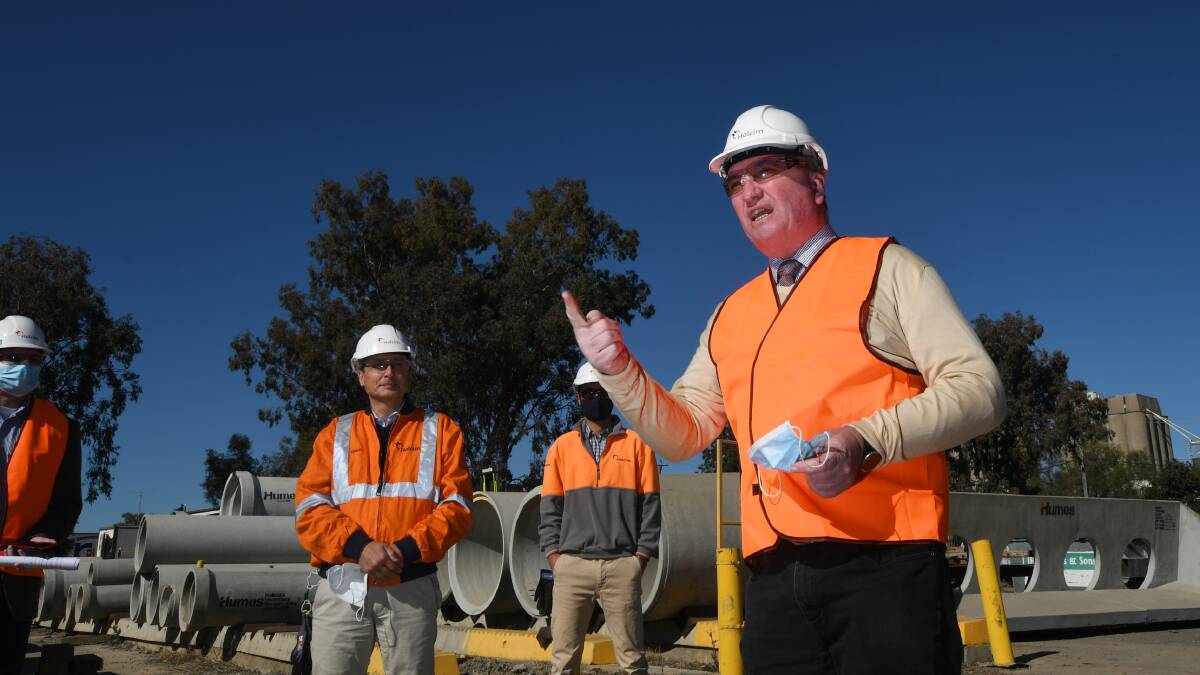 CASH SPLASH: Deputy Prime Minister and local MP Barnaby Joyce said the millions of dollars in new tarmac would make the region stronger, creating jobs and better roads for tourists, locals and freight. Photo: file