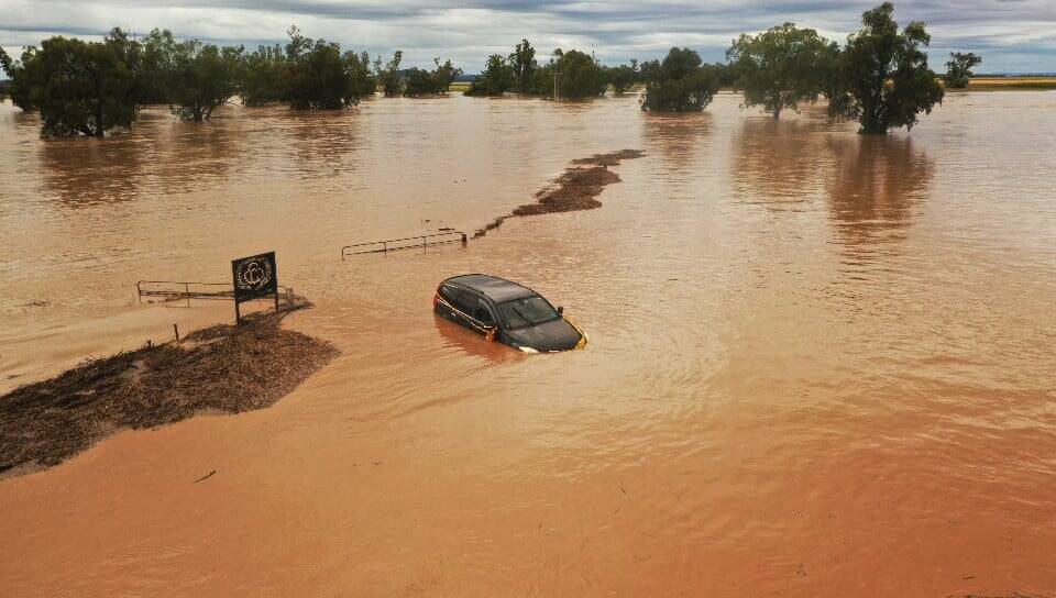INUNDATED: Flooding at Boggabri on the weekend. As flood water moves downstream of Gunnedah further rises are expected at Boggabri. Photo: Andrew Prince 