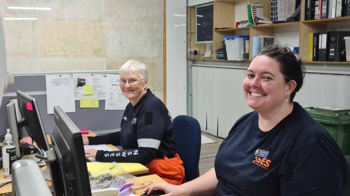 HELPING HAND: Emma Murphy (right) learning the ropes after signing on to be a volunteer with Tamworth SES: Photo: supplied