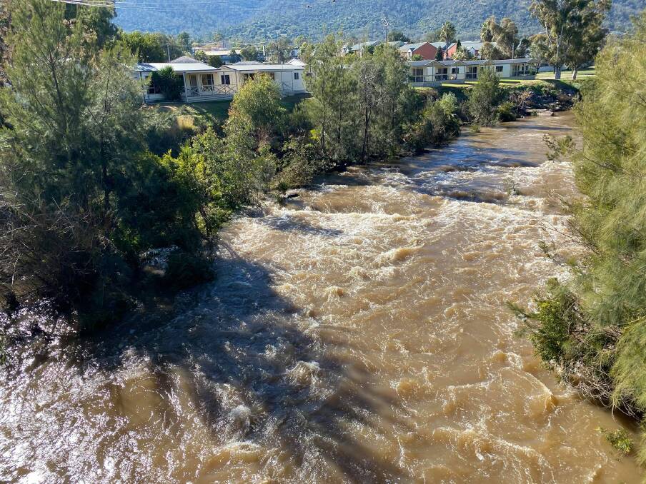 FREE FLOW: The Peel River at Tamworth is unlikely to feature a weir anytime soon as council faces a recommendation to bench the idea for now. Photo: file.
