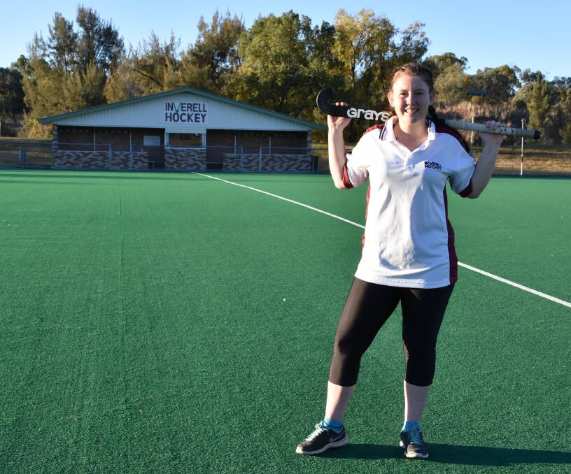 In her final year of school, Tess Stewart is busy juggling her studies with her hockey ambitions, as she begins considering various science-based university courses. 