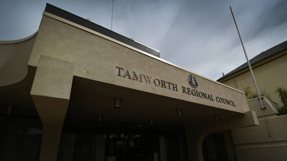 LIVE: Tamworth Regional Council will discuss financial reports, the disability access group and its schedule tonight. Photo: Gareth Gardner, file.