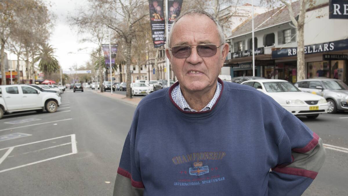 CONTEST: Tamworth Regional Council councillor Jim Maxwell will stand for deputy mayor next Tuesday night. Photo: Peter Hardin