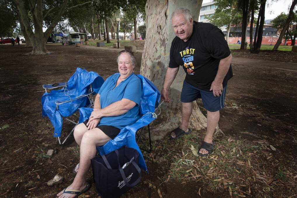SERIOUS FANS: Adelaide Hills residents Bev and Bob Cribb set up early for the Tamworth Country Music Festival opening concert. Photo: Peter Hardin 170120PHB001