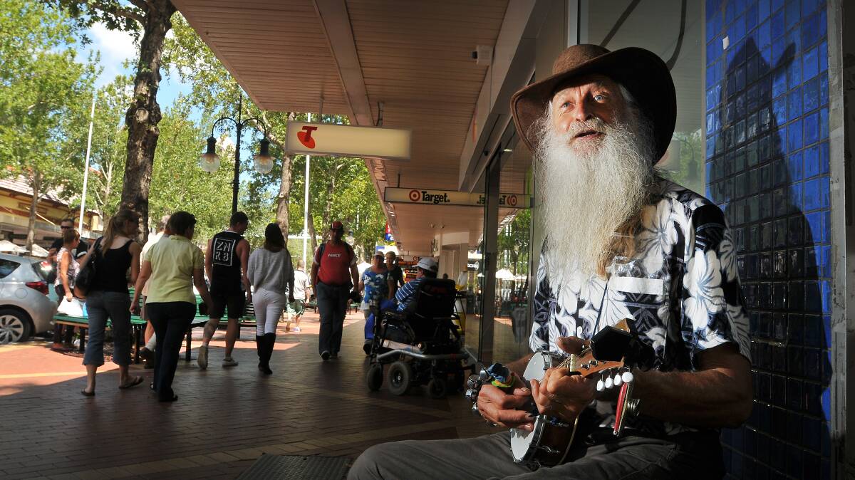 FIRST NOTE: Busker Rob Leereveld was one of the first buskers to hit the streets of Tamworth in 2015. Council proposes to change amplification. Photo: Gareth Gardner