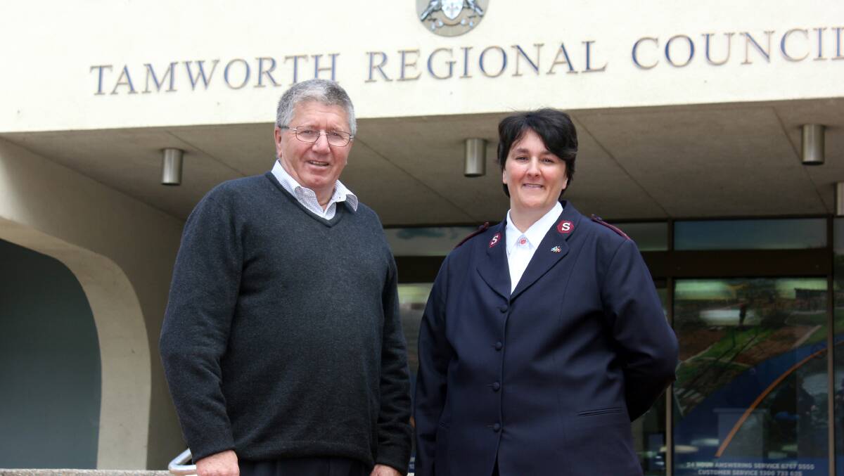 R U Aware We Care: Tamworth Regional Council mayor Col Murray and Salvation Army captain Rhonda Clutterbuck. Photo: Madeline Link