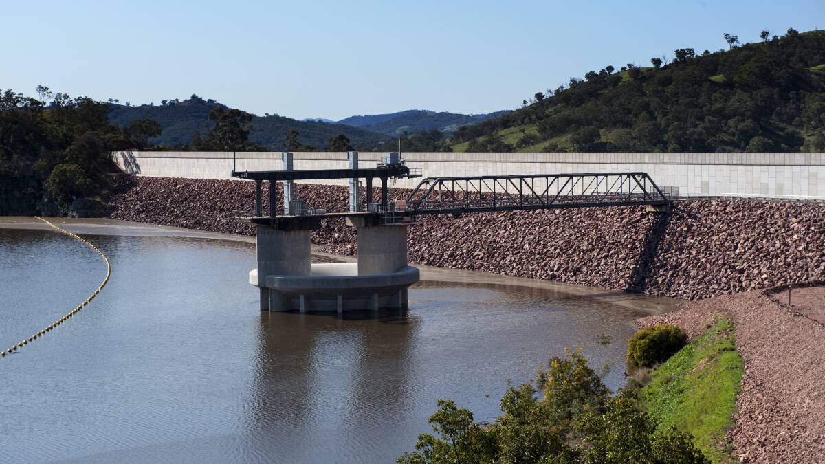 DROUGHT CONTINUES: Little of recent rain falls in Chaffey Dam catchment. Photo: Peter Hardin 050916PHC028