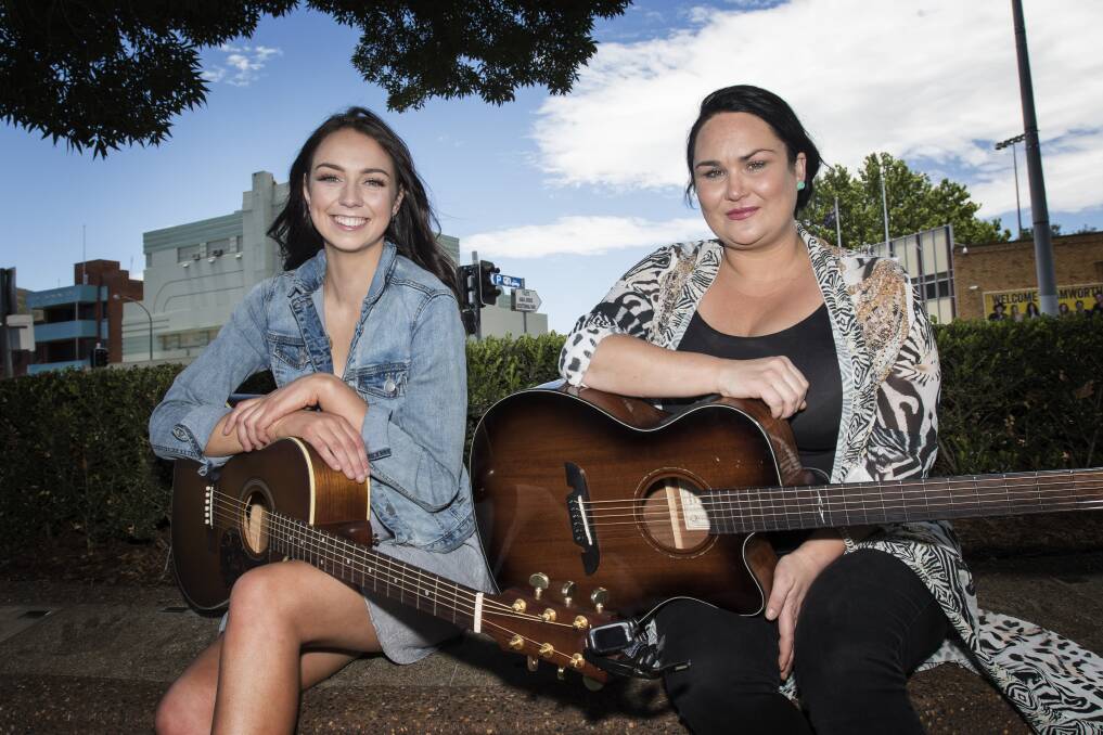 HOMEGROWN TALENT: Toyota Star Maker finalists Stephanie Penrose and Lizzie Steadman are both from Tamworth. Photo: Peter Hardin