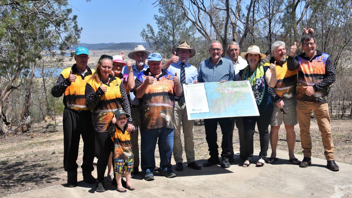 Inverell RSM Fishing Club Members, Mayor Paul Harmon, Member for Northern Tablelands Adam Marshall and councillors Anthony Michael and Stewart Berryman give a thumbs up to the major upgrade for Copeton Dam's Northern Foreshore.