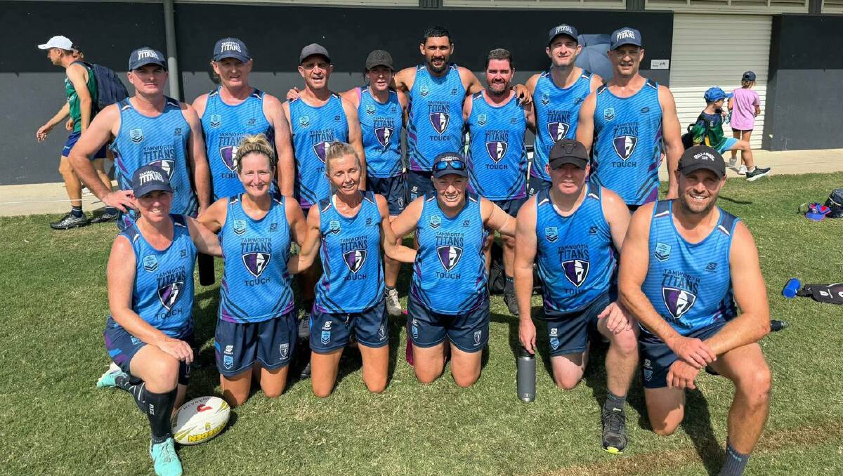 Wynn (front row, far right) was part of the Tamworth Titans mixed masters side which shocked with their results at the recent NTL Championships. Picture by Tamworth Touch Association.