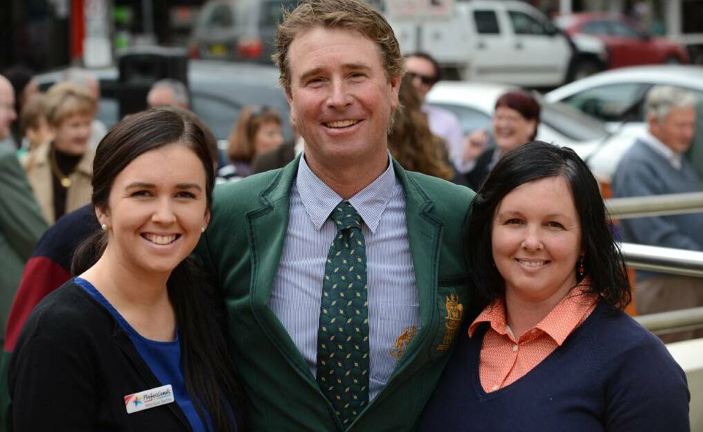 Clive with wife Renee, right, and daughter Monique at the unveiling of the Tamworth Regional Olympian Honour Wall back in 2013.