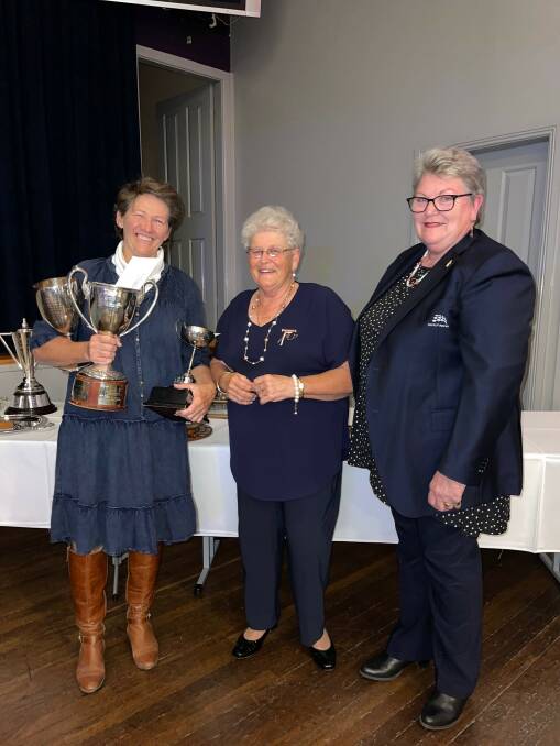 Top shot: Open champion Teresa Munro (left) with N&NWDLGA president Di Boulton and Golf NSW Deputy Chair Meralyn Fage.