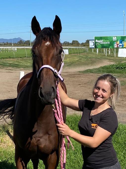 A "pretty special" feeling: Jonesy produced a fighting effort at Coonabarabran on Saturday to deliver his young Tamworth trainer Mel Bolwell her first win. Photo: Jack McGrath