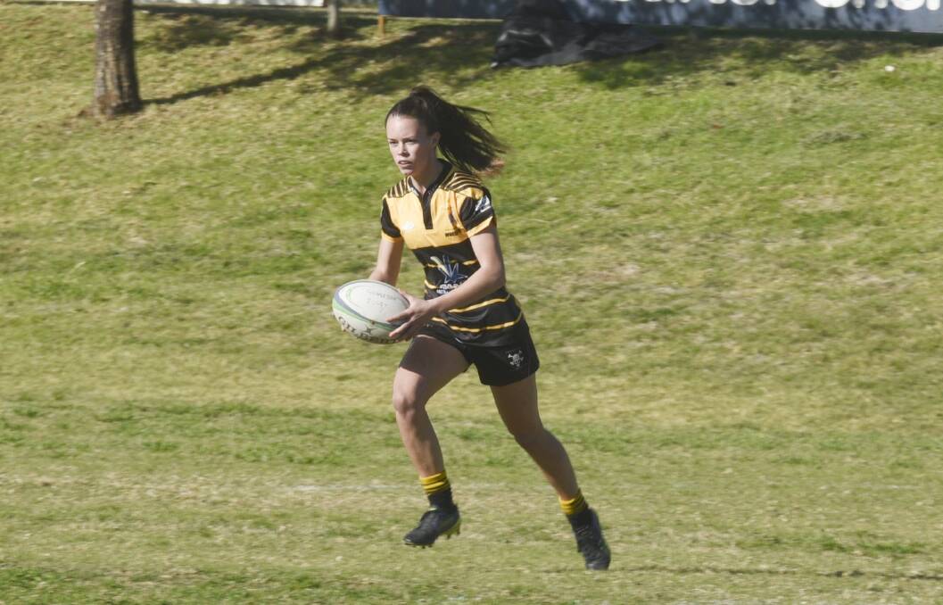 Phoebe McLoughlin scored the first of Pirates' three tries.