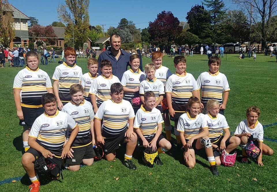 Tamworth Tri Colours under-12s with Wallabies coach Michael Cheika. Photo: Tamworth District Junior Rugby Union Club Facebook page.