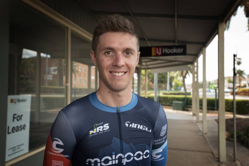 Words of wisdom: Tamworth cyclist Sam Spokes has taken on a mentoring role with the Avantis Pro Racing (APR) team. Photo: Peter Hardin