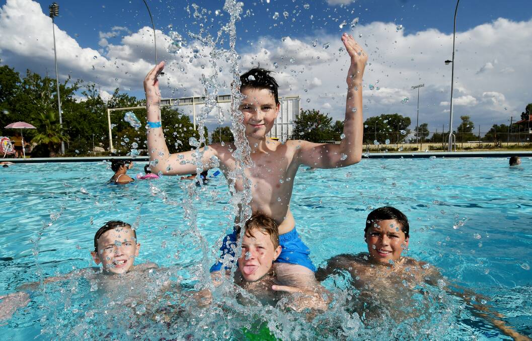 CASH SPLASH NEEDED: The city pool is on it last legs, but the council is no closer to securing funding for the aquatic centre. Photo: Gareth Gardner 110119GGH12