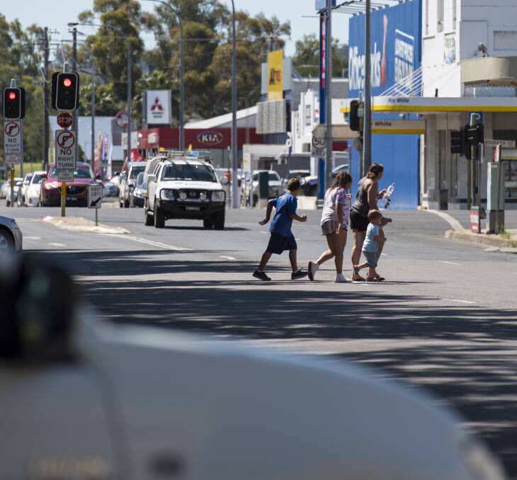 SAFETY BOOST: A 28-day public exhibition of council 40km/h CBD proposal is open callling for community comment. Photo: Peter Hardin 071116PHC122