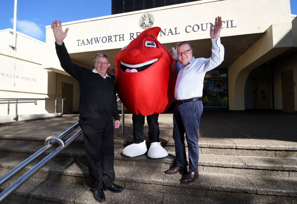 BLOOD SPORT: Tamworth mayor Col Murray, Billy the Blood Drop and general manager Paul Bennett calling on the city to roll up its sleeves. Photo: Gareth Gardner 270619GGB01