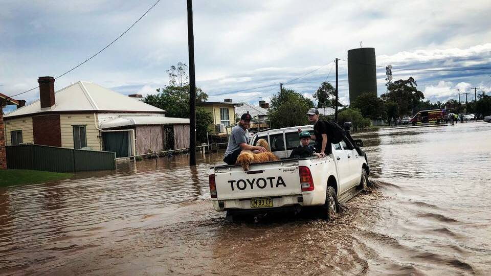 EVACUATED: Narrabri residents fleeing the weekend's floods. Photo: Narrabri Fire and Rescue 