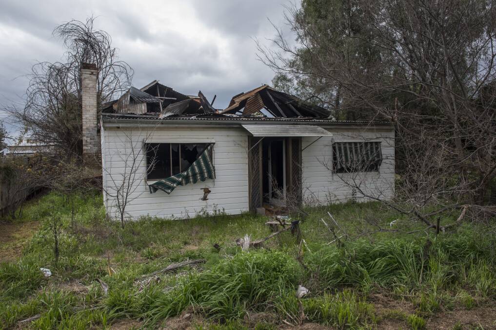 EYESORE: Residents are calling for action on this derelict property in Manilla. Photo: Peter Hardin 310816PHD01