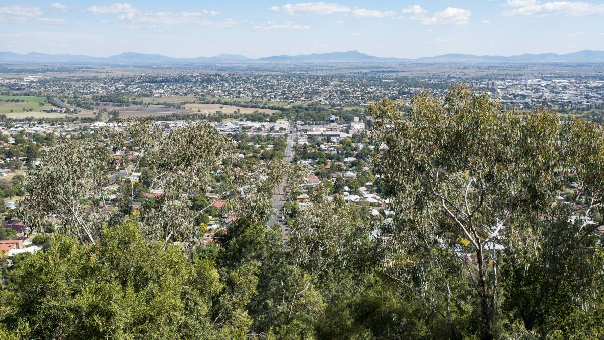 FEEDBACK: Locals have asked about trimming trees at the lookout to improve the view. Photo: Peter Hardin 170417PHB002