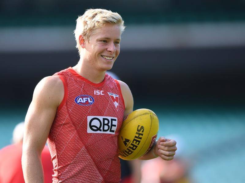 Isaac Heeney has been praised for by the Sydney Swans for helping defuse an alleged pub altercation.