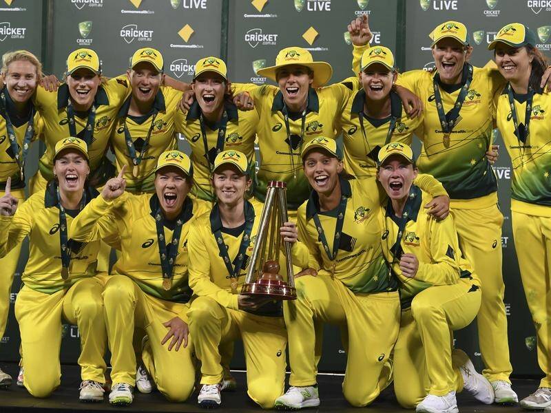 A 14-woman squad has been named to tour England and defend Australia's Ashes win from 2017.