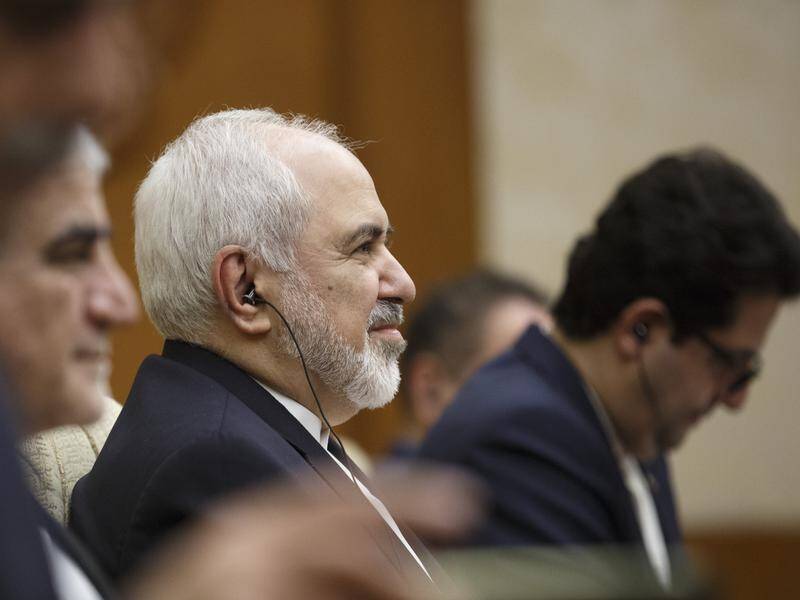 Iran's Javad Zarif says President Trump has allowed a "B team" of advisers to "trash diplomacy".