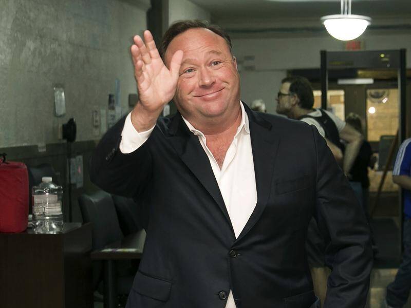 Right-wing conspiracy theorist Alex Jones has had his Twitter account suspended for a week.