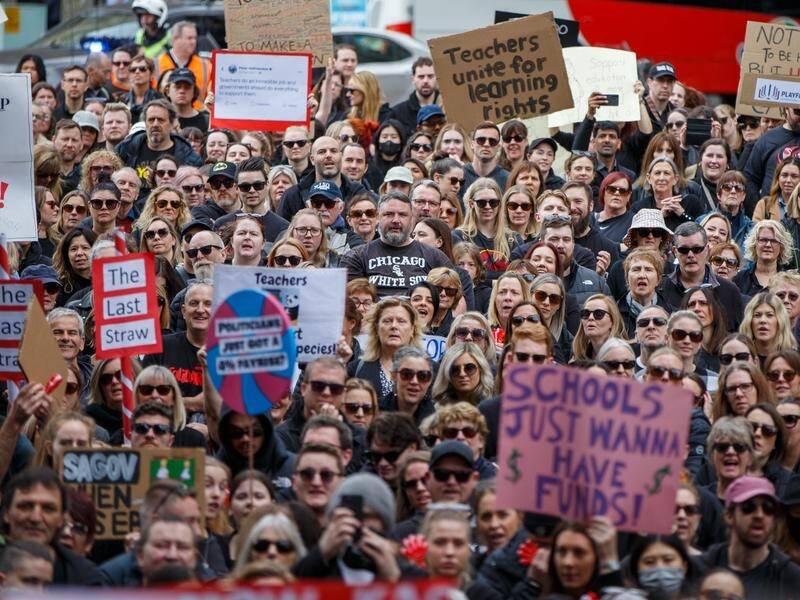 A deadlock over pay talks between teachers and the South Australian government has ended. (Matt Turner/AAP PHOTOS)