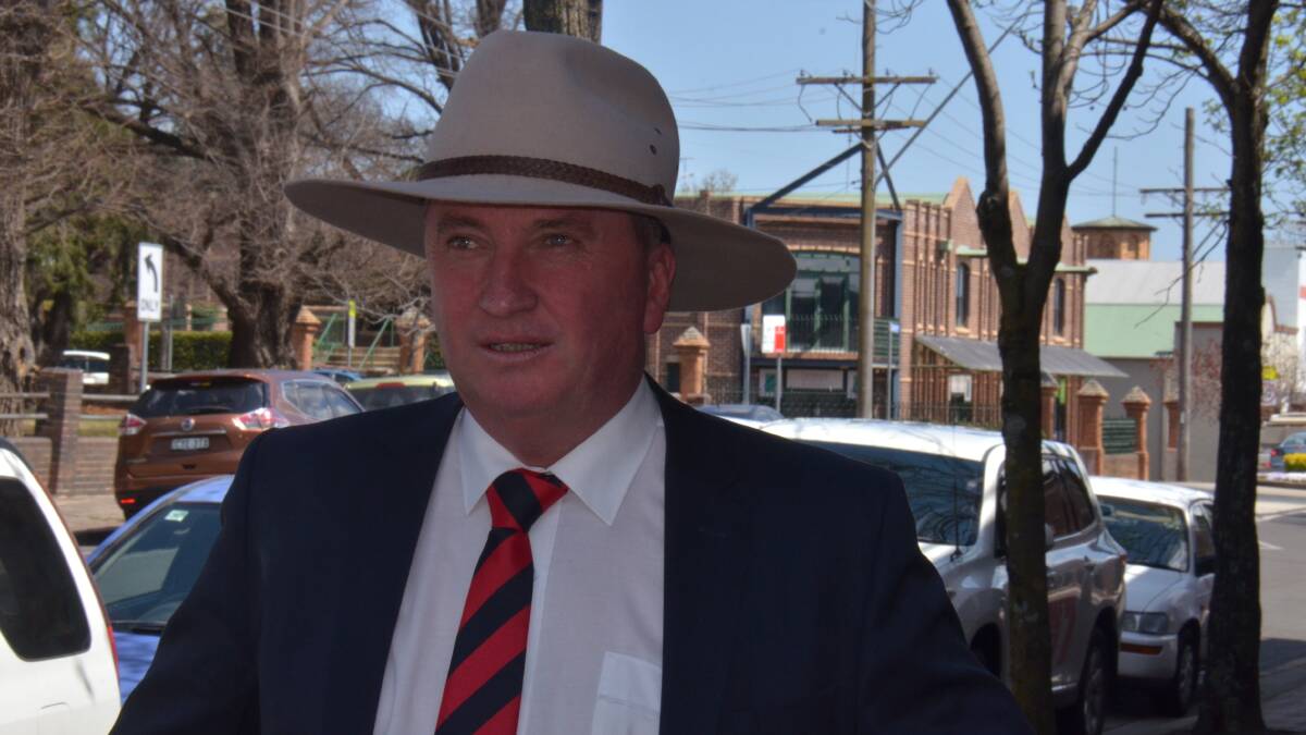 Barnaby and Stephen Day talk drought with farmers