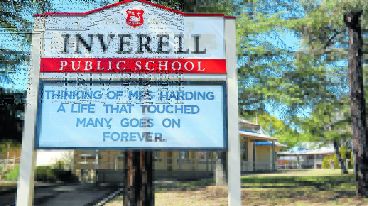 SCHOOL IN MOURNING: The sign that will greet students as they return to Inverell Public School on Monday. Photo: The Inverell Times